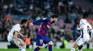 先后签下了 先后签下了